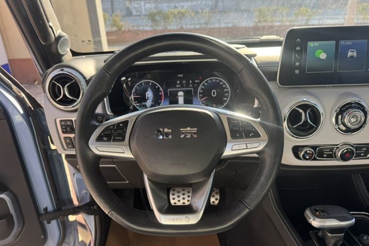 Used  BJ40 2023 2.0T Automatic Four-Wheel Drive Urban Hunter Edition Prestige Version
