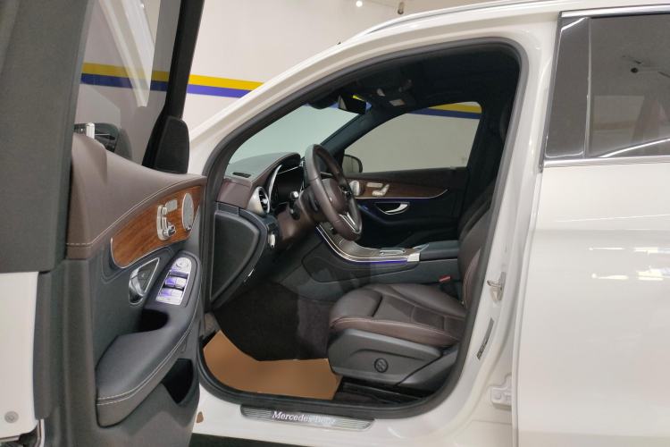 Used Mercedes-Benz GLC 2020 GLC 300 L 4MATIC Luxury Model
