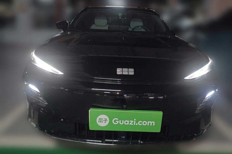 Used  Galaxy 8 2025 130km EM-i Deluxe Edition