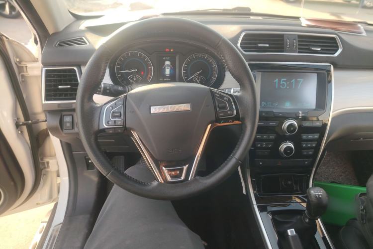 Used Haval H2 2016 Red Label 1.5T Manual Two-Wheel Drive Elite Model
