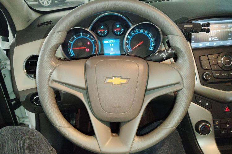 Used Chevrolet Cruze 2015 1.5L Classic SL MT
