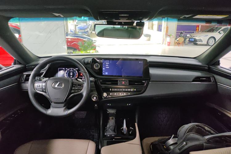 Used Lexus ES 2023 200 Excellence Edition