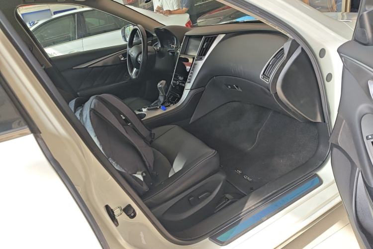 Used Infiniti Q50L 2015 2.0T Enjoyment Edition
