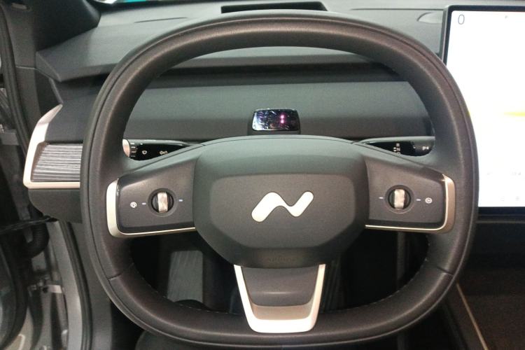 Used ONVO L60 2024 60 kWh Rear-Drive Version