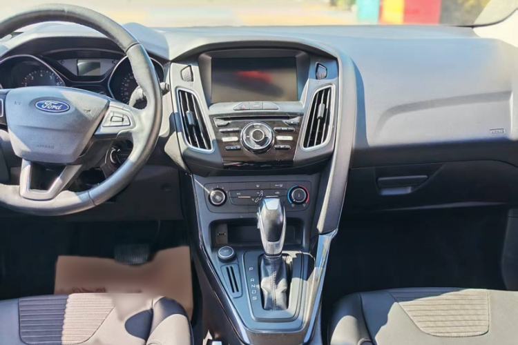 Used Ford Focus 2018 Hatchback Classic 1.6L Automatic Trendy SmartDrive Edition
