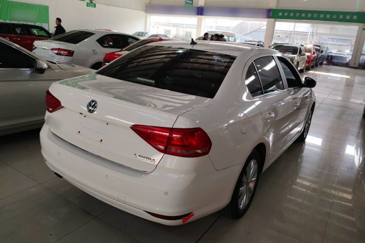 Used Volkswagen Lavida 2015 1.6L Automatic Comfort Edition
