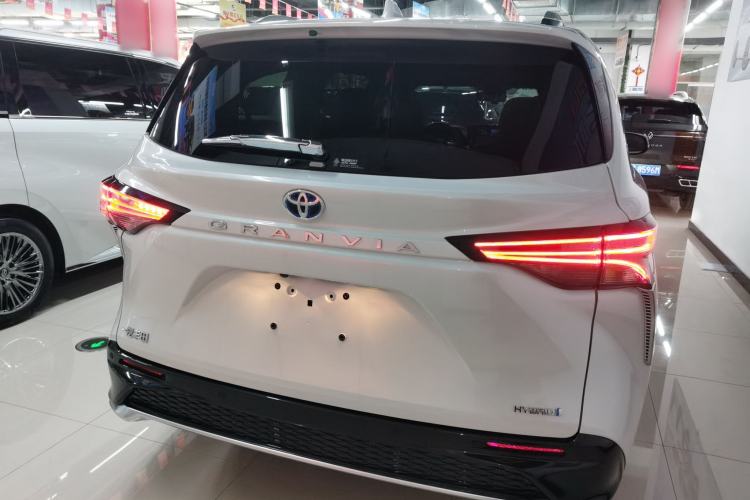 Used Toyota Granvia 2023 2.5L Hybrid Prestige PLUS Edition
