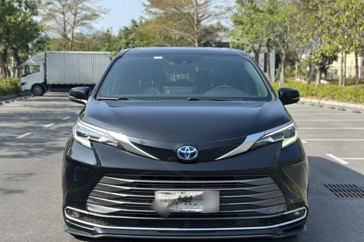Used Toyota Sienna 2021 2.5L Hybrid Premium Edition