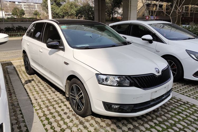 Used Skoda Rapid Spaceback 2016 Revised 1.6L Automatic Smart Drive Version