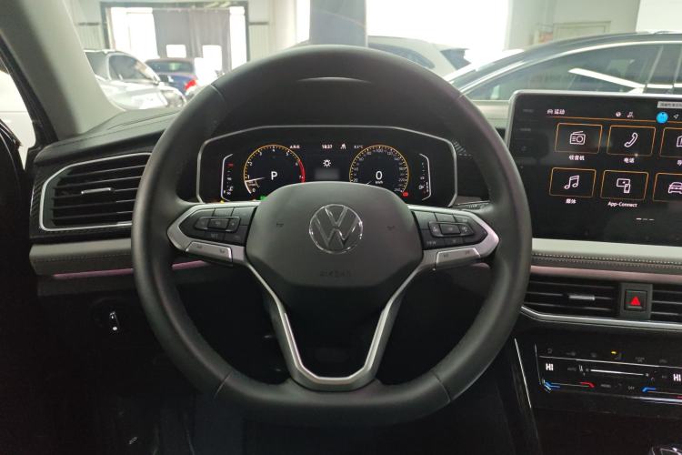 Used Volkswagen Tayron 2024 300TSI Two-Wheel-Drive Luxury Plus Advanced Version