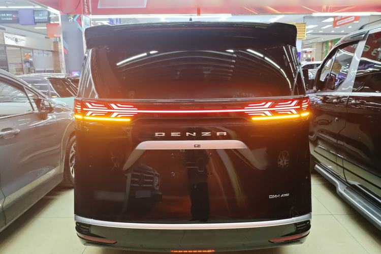 Used Denza D9 2024 DM-i 980 Four-Wheel Drive Prestige Model
