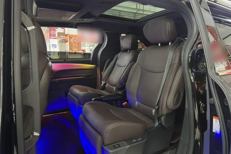 Used Toyota Granvia 2023 2.5L Hybrid Flagship VIP Edition
