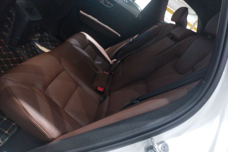 Used Volvo XC60 New Energy 2023 T8 Plug-in Hybrid Long-Range All-Wheel Drive Smart Luxury Edition
