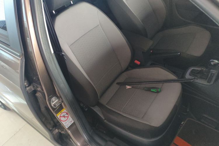 Used Volkswagen Lavida 2013 Revised Classic 1.6L Automatic Fashion Edition
