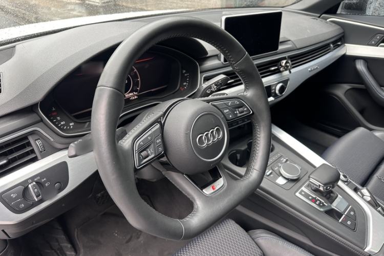 Used Audi A4L 2019 45 TFSI quattro Sport model China V standard

