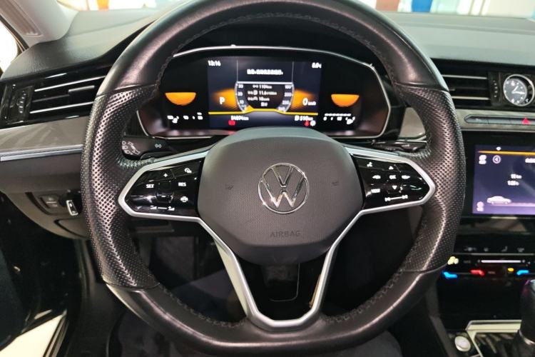 Used Volkswagen Magotan 2023 2 Million Units Limited Edition 330TSI DSG Leading Version
