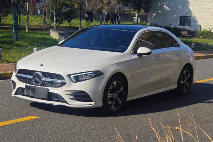 Used Mercedes-Benz A-Class 2022 Revised Version A 200 L Sport Sedan Fashionable Style