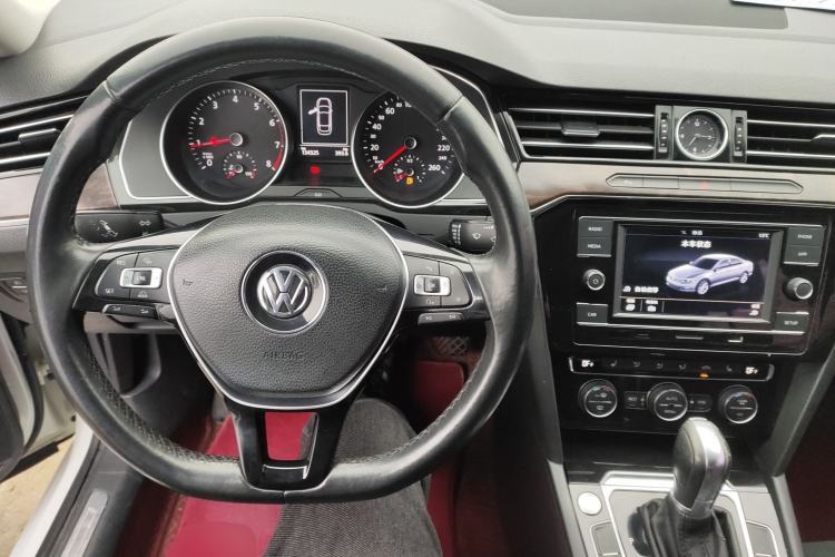 Used Volkswagen Magotan 2018 330TSI DSG Luxury Model
