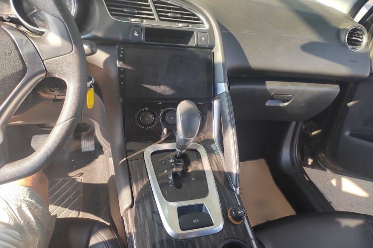 Used Peugeot 3008 2015 2.0L Automatic Classic Edition