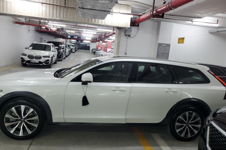 Used Volvo V90 2022 Cross Country B5 AWD Smart Range Edition
