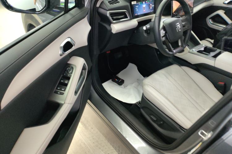 Used BYD Yuan UP 2025 Intelligent Driving Version 401 km Beyond-Range Edition