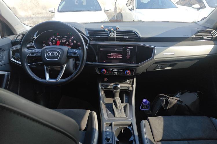 Used Audi Q3 2022 35 TFSI Progressive Dynamic Edition
