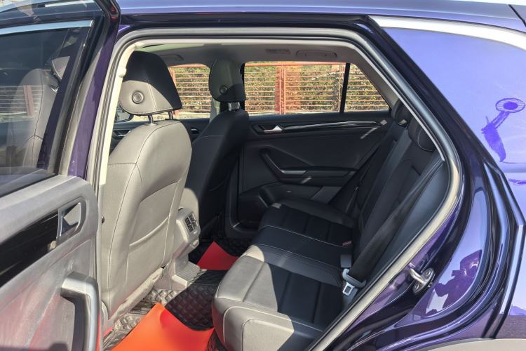 Used Volkswagen T-ROC 2021 280TSI DSG Two-Wheel Drive Comfort Connect Edition