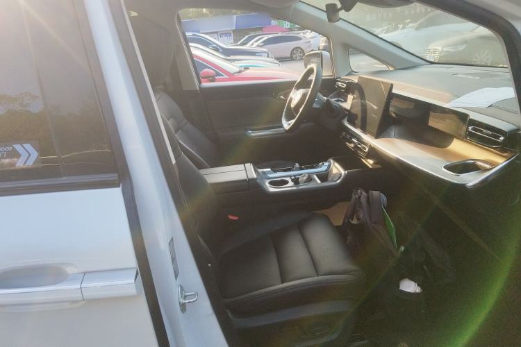 Used GAC Trumpchi Trumpchi E8 2024 Honor Series 2.0L Honor Edition
