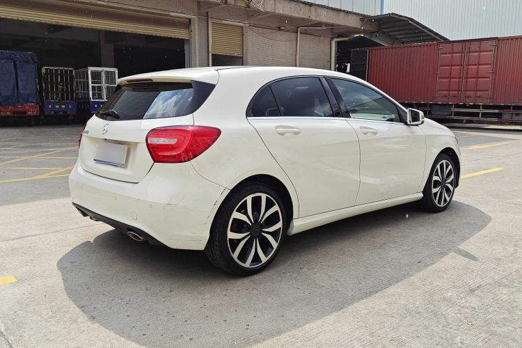 Used Mercedes-Benz A-Class 2015 A 200 Fashion Model
