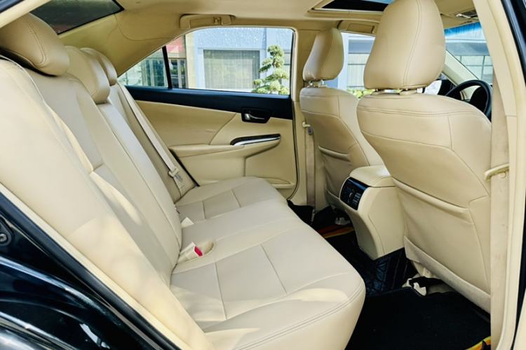 Used Toyota Camry 2016 2.0E 10th Anniversary Elite Edition
