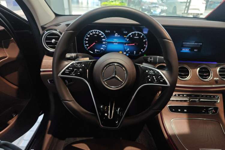 Used Mercedes-Benz E-Class 2023 Updated E 300 L Fashion Edition

