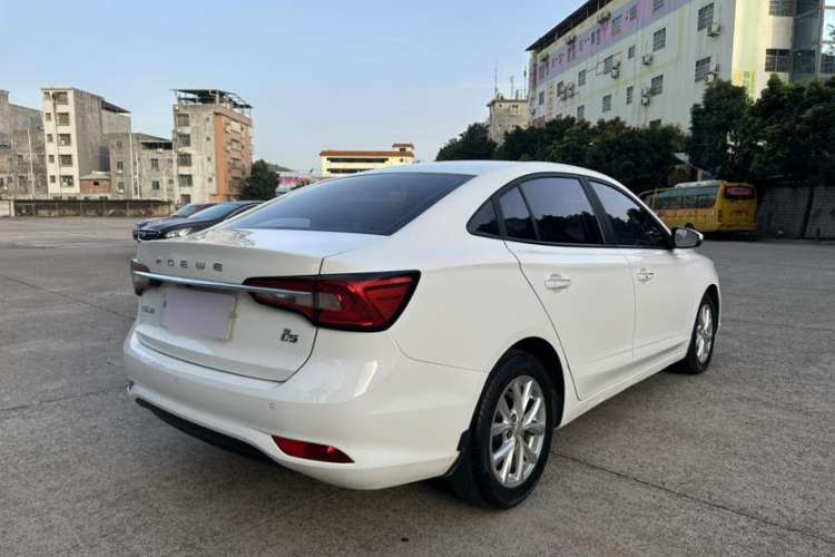 Used Roewe i5 2020 1.5L Manual 4G Connect Luxury Edition
