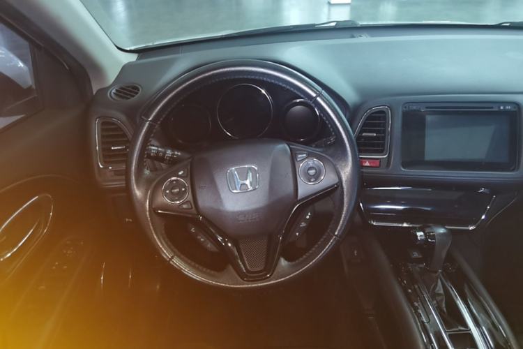 Used Honda Vezel 2015 1.8L CVT 2WD Luxury Model
