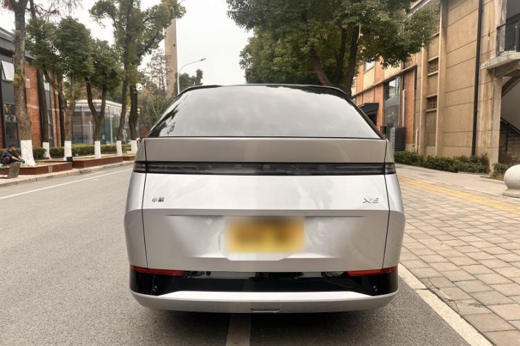 Used XPeng X9 2024 610 Long-Range Pro
