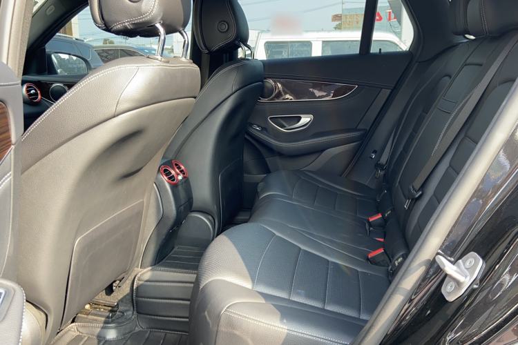 Used Mercedes-Benz GLC 2017 GLC 260 4MATIC Luxury Model
