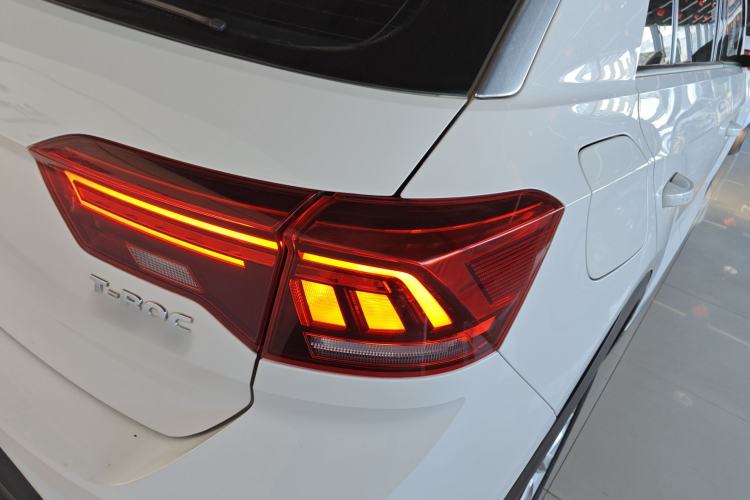 Used Volkswagen T-ROC 2018 230TSI DSG Two-Wheel Drive Advanced Version China V Standard