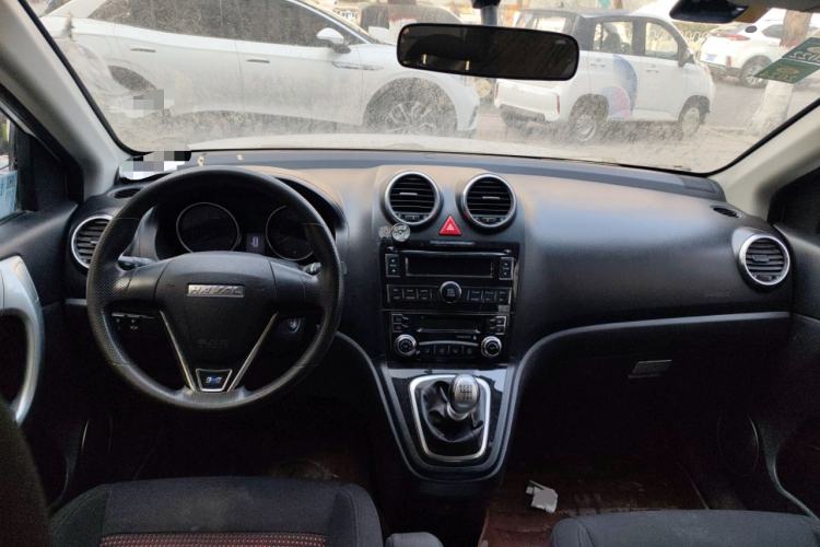 Used Haval H6 2016 Upgraded Model 1.5T Manual Two-Wheel Drive Value Edition
