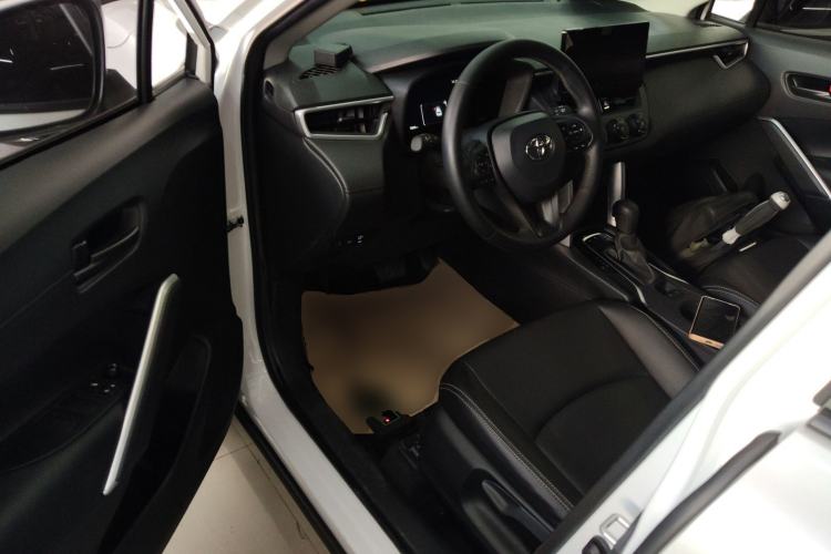 Used Toyota Corolla Cross 2024 2.0L Pioneer Edition
