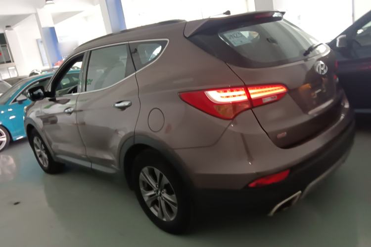 Used Hyundai Santa Fe 2013 2.4L Automatic Two-Wheel Drive Smart Version
