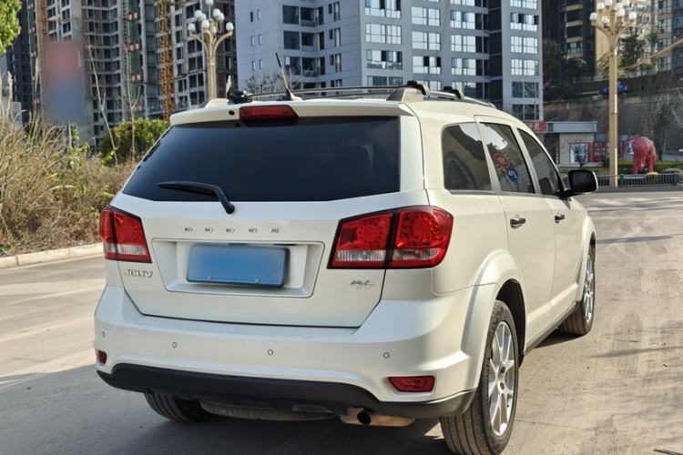 Used Dodge Journey 2013 2.4L Two-Wheel Drive Luxury Version
