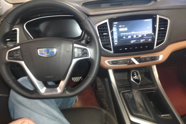 Used Geely Auto Vision X6 2019 1.4T CVT 4G Connected Luxury Version China VI Standard
