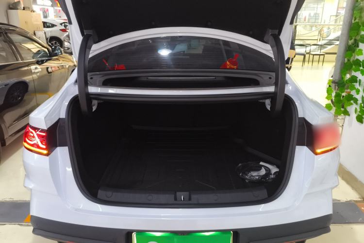 Used BYD Qin L 2025 DM-i Smart Drive 80KM Leading Model