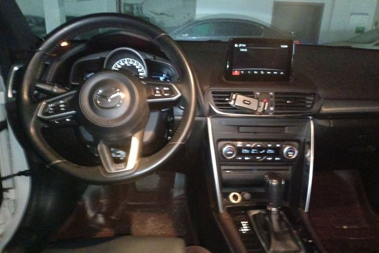 Used Mazda CX-4 2018 2.0L Automatic Two-Wheel Drive Blue Sky Premium Upgrade Version China VI Standard
