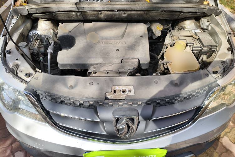 Used Baojun 730 2014 1.5L Manual Luxury Navigation ESP Version 7 Seats
