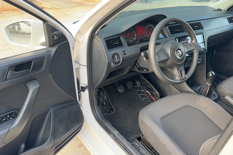 Used Volkswagen Santana 2013 1.4L Manual Fashion Edition