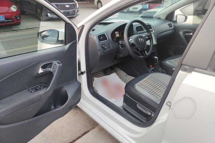 Used Volkswagen Polo 2016 1.6L Automatic Comfort Model