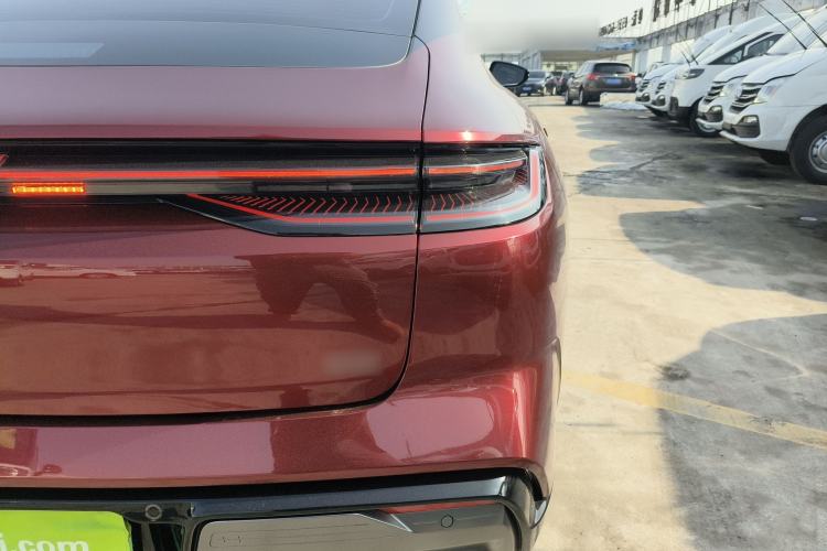 Used  E8 2024 550 km Range Rear-Drive Dragon Edition