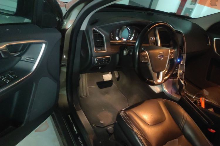 Used Volvo XC60 2017 T5 AWD Smart Upgrade Edition