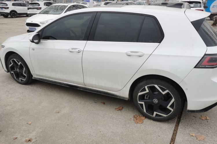 Used Volkswagen Golf 2025 300TSI R-Line
