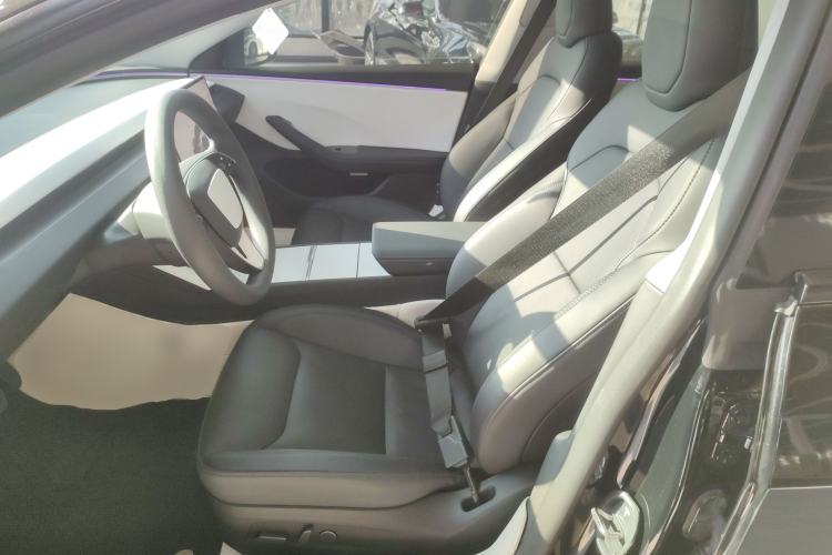 Used Tesla Model 3 2023 Rear-Wheel-Drive Version
